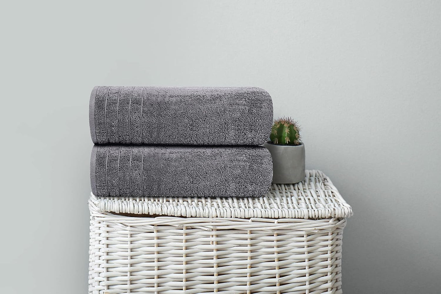 Extra Large 100% Cotton Bath Towels – Lightweight, Quick-Drying & Absorbent (4-Pack)