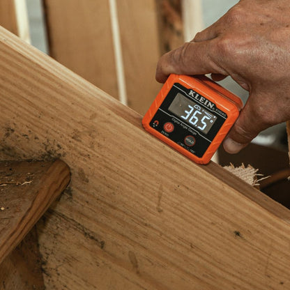 Digital Level and Angle Gauge: 0-90° and 0-180° Measurement