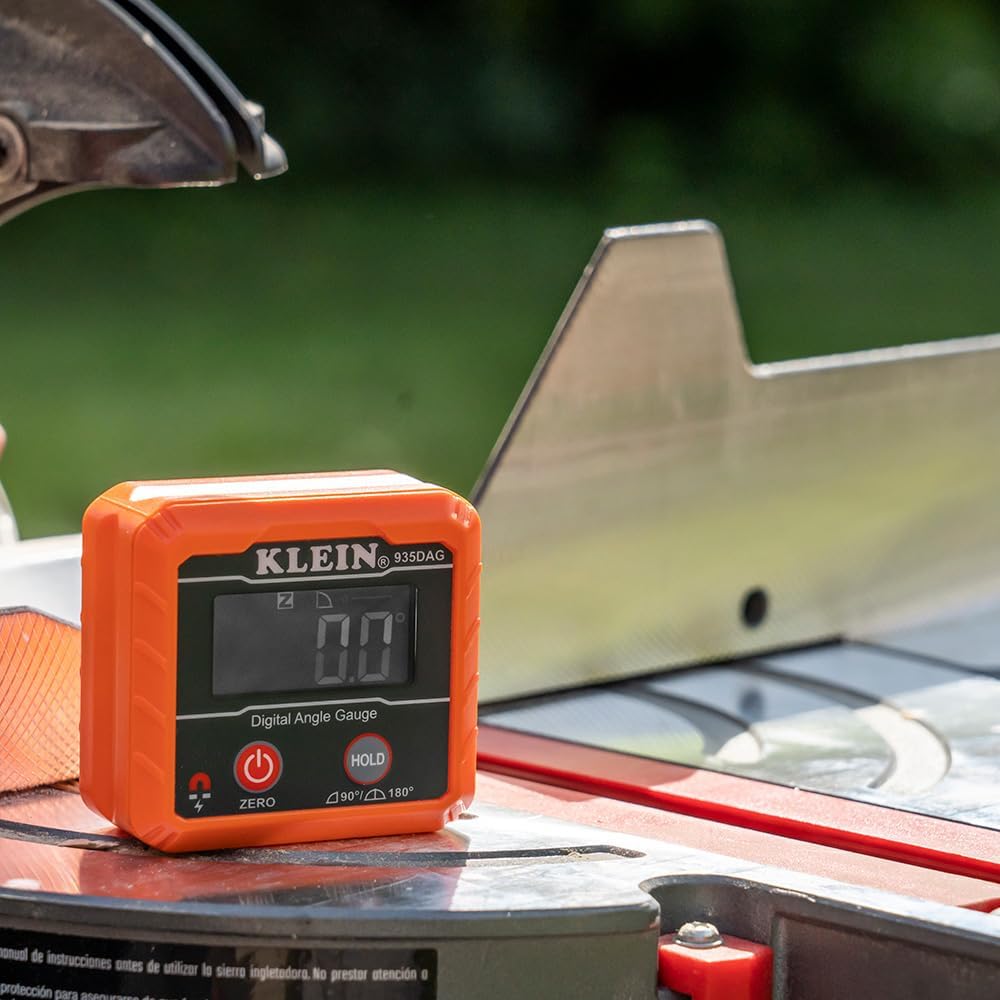 Digital Level and Angle Gauge: 0-90° and 0-180° Measurement