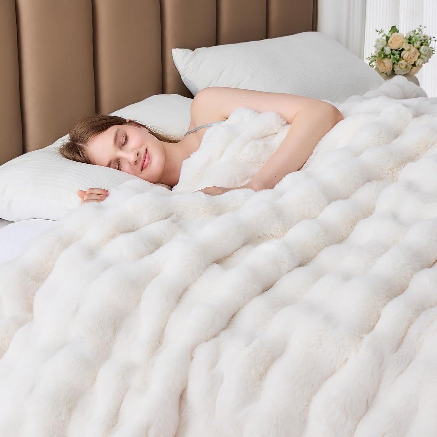 Faux Fur Throw Blanket – 1000 GSM Plush Bubble Sherpa (Ivory White, 50x60)