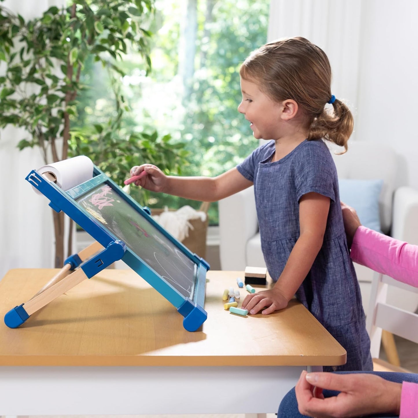 Double-Sided Tabletop Easel with 42 Pieces for Ages 3+
