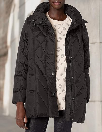 Women’s Diamond Quilted Down Coat – Lightweight with Detachable Fur Hood