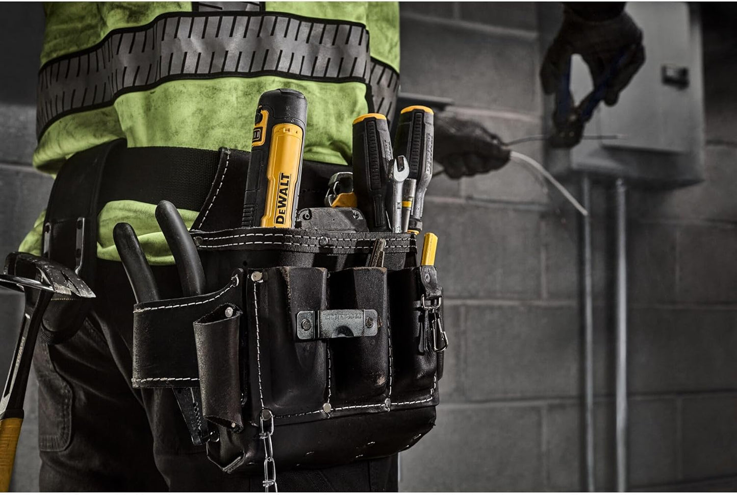 Cordless USB Rechargeable Screwdriver with FLEXDRIVE Control & Bit Set