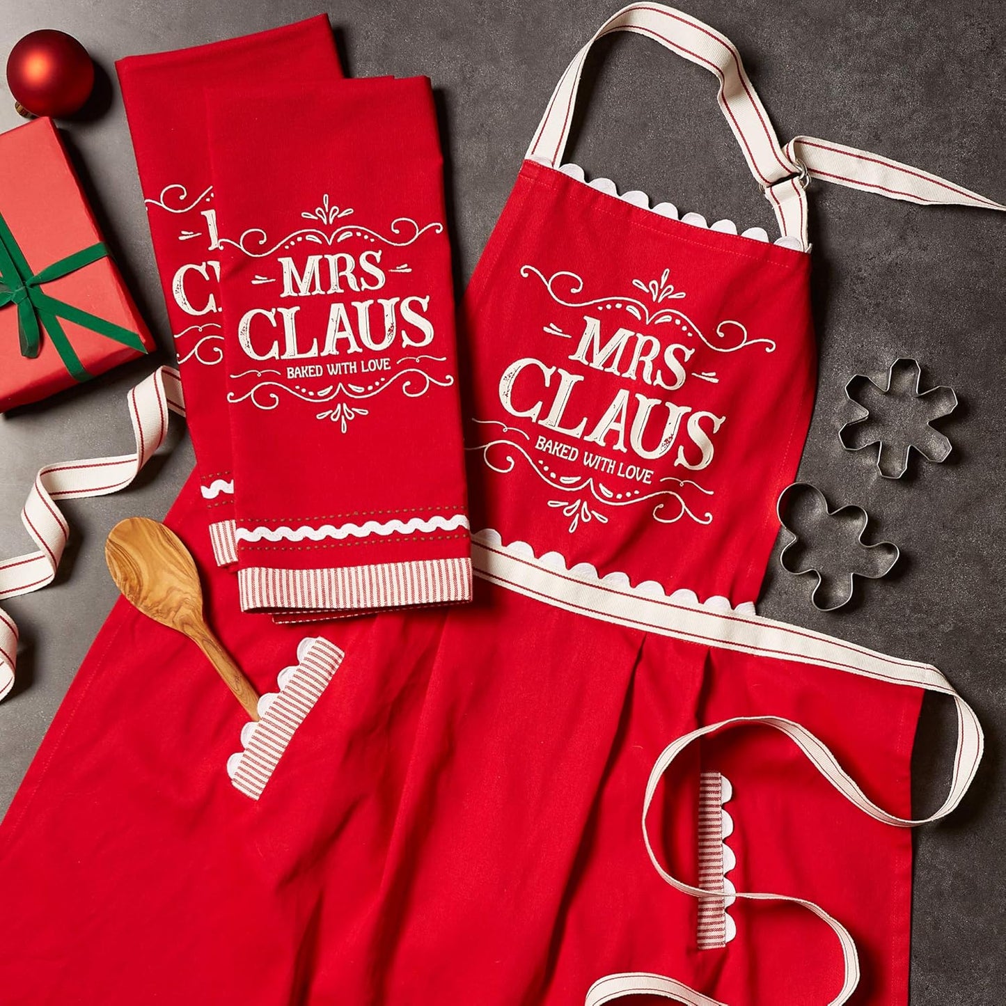 Christmas Kitchen Décor: 3-Piece Mrs. Claus Apron & Dishtowel Set