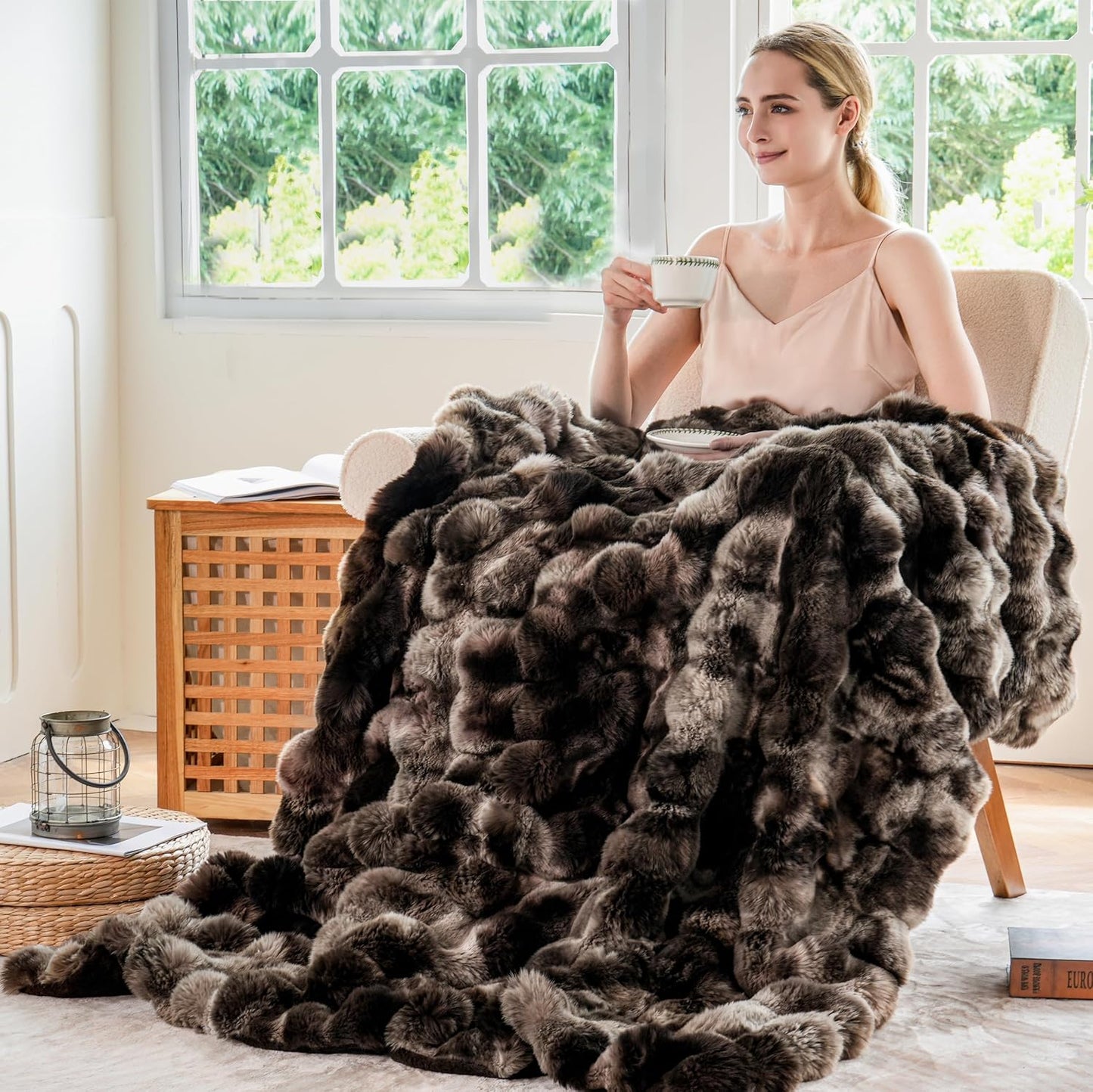 Fluffy Faux Fur Throw Blanket – Luxury Plush Minky Bubble Blanket (Tie-Dye Coffee, 50" x 60")