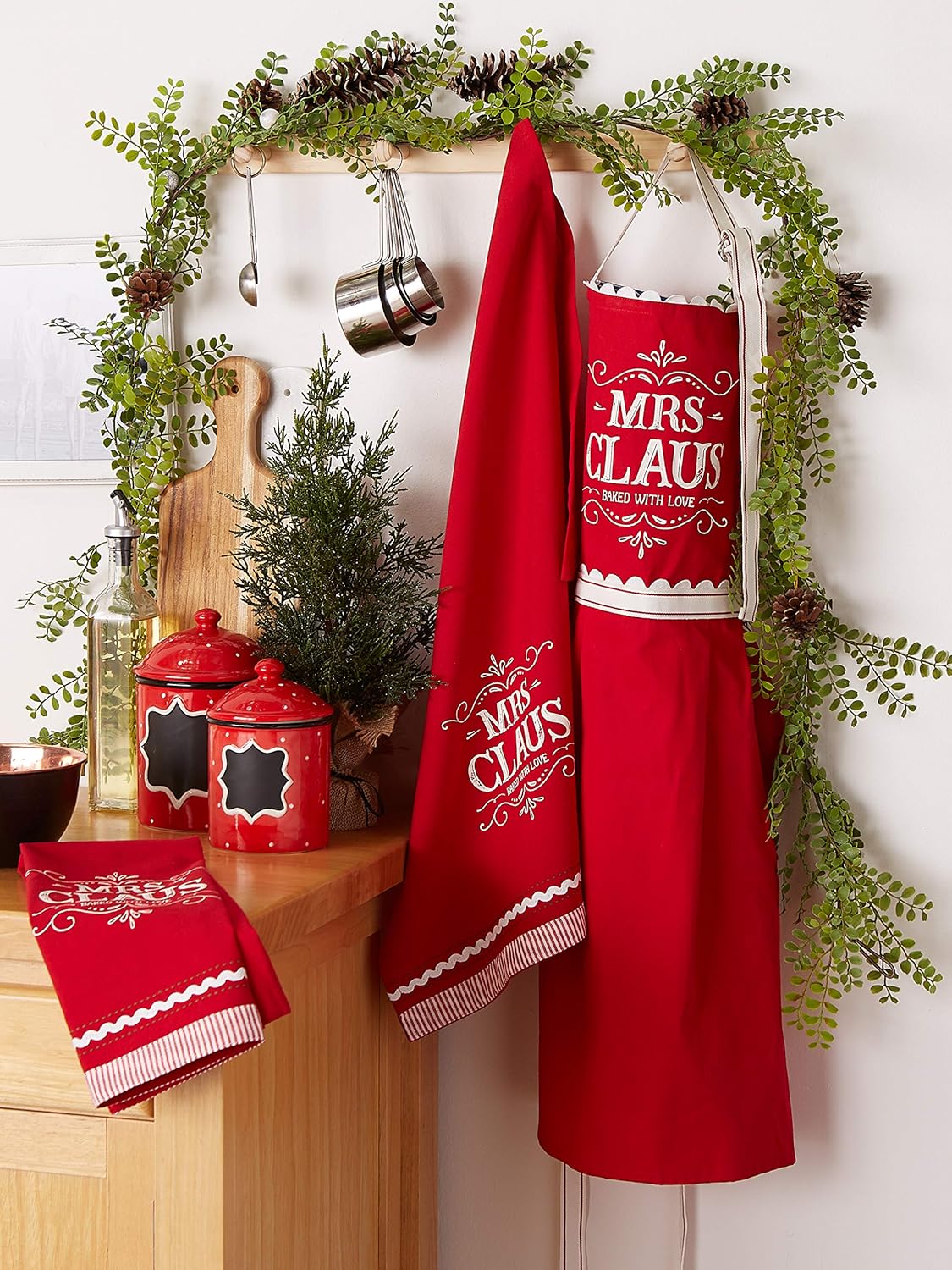 Christmas Kitchen Décor: 3-Piece Mrs. Claus Apron & Dishtowel Set